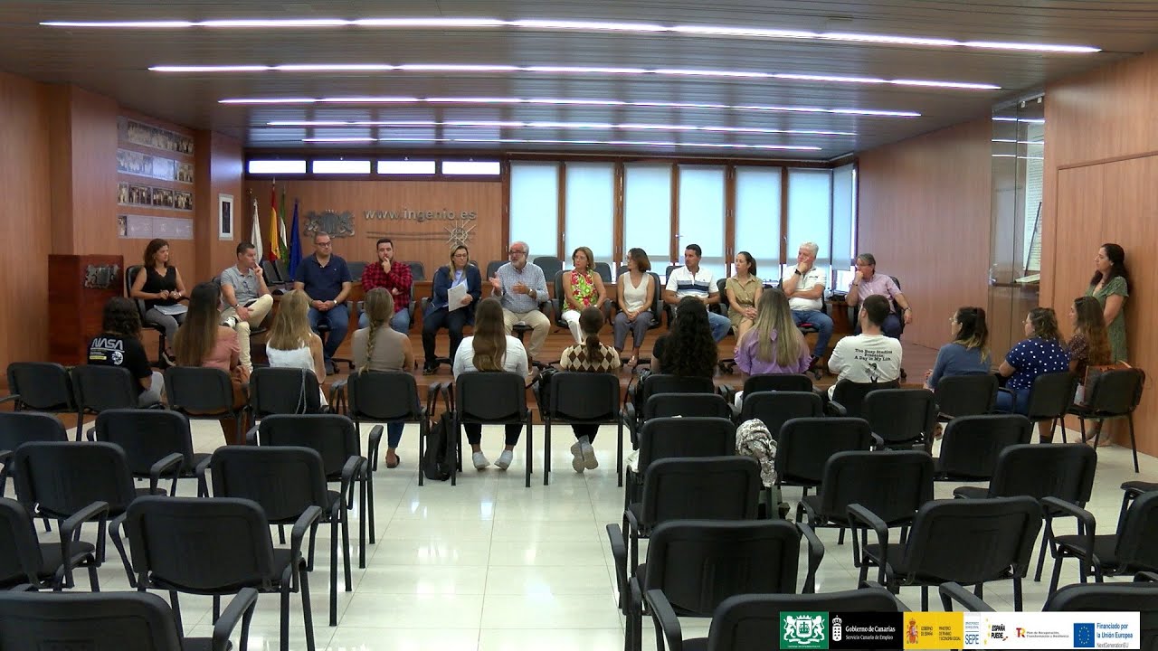 primera experiencia profesional en las administraciones públicas