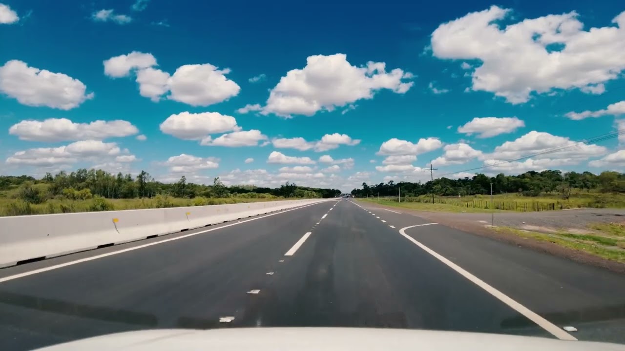 29. esta señal indica la proximidad de una intersección...